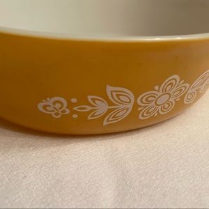 Vintage butterfly gold pyrex baking dish